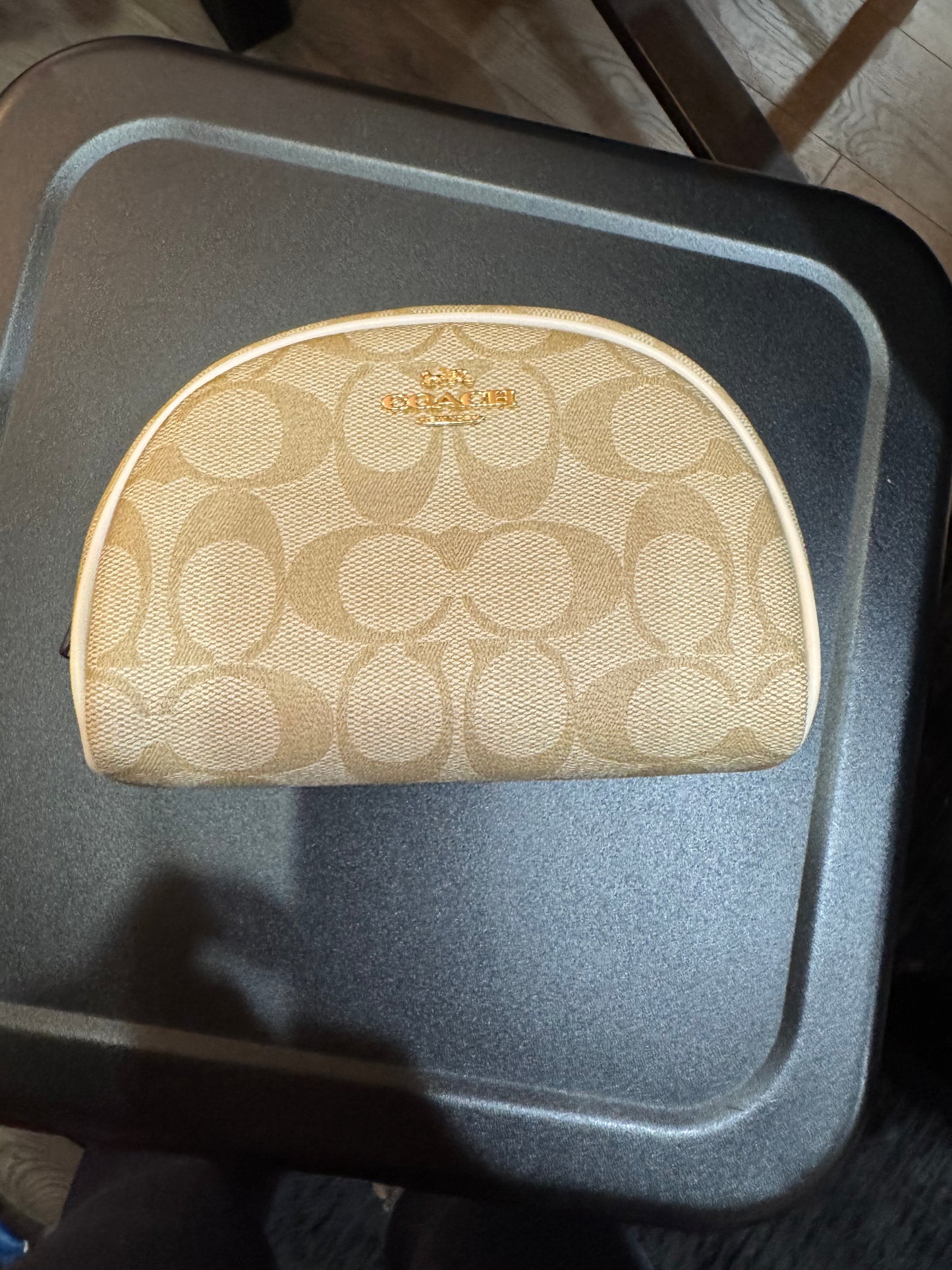 Coach. Makeup case