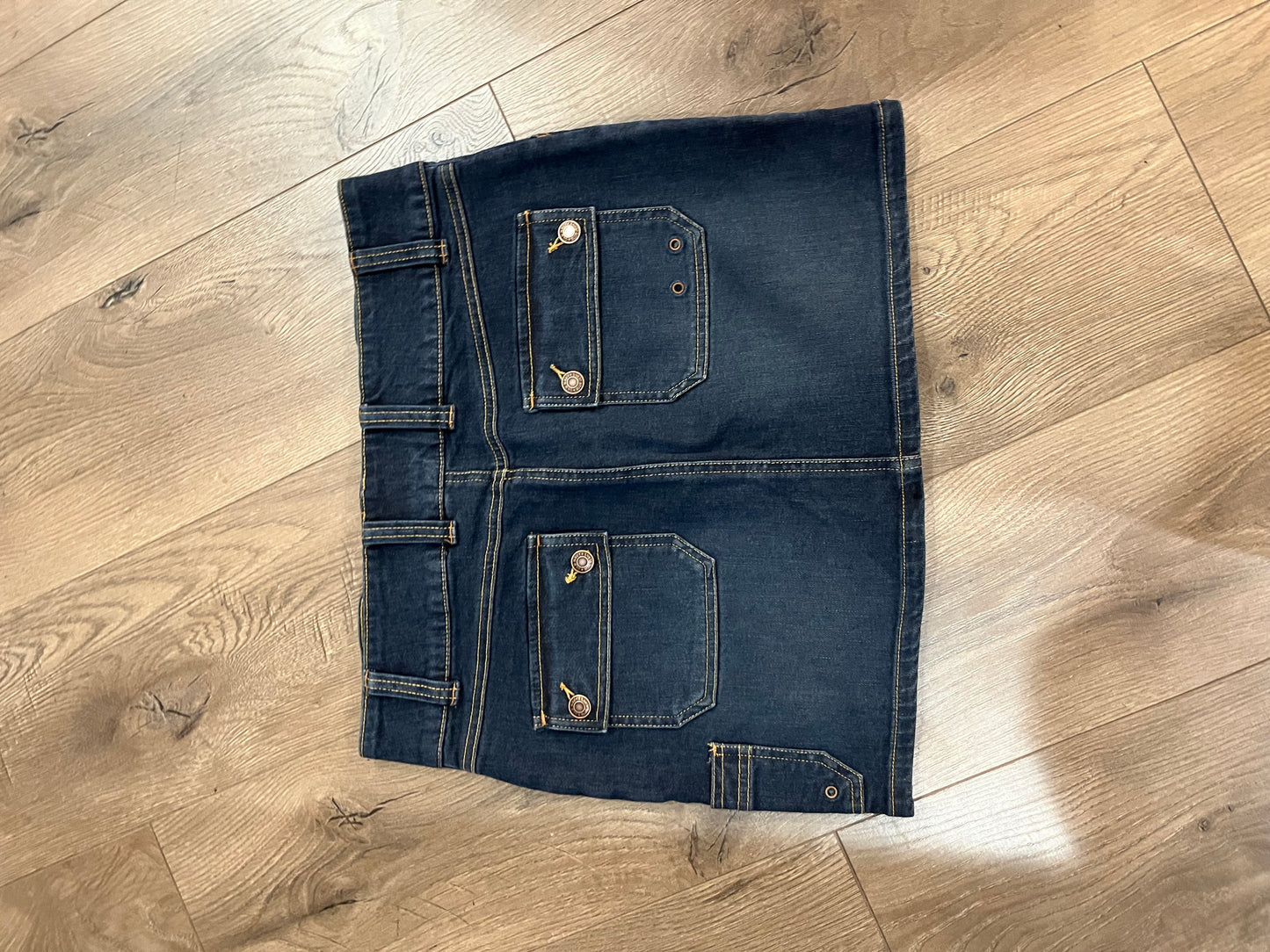 Old Navy - Size 6 Denim Skirt