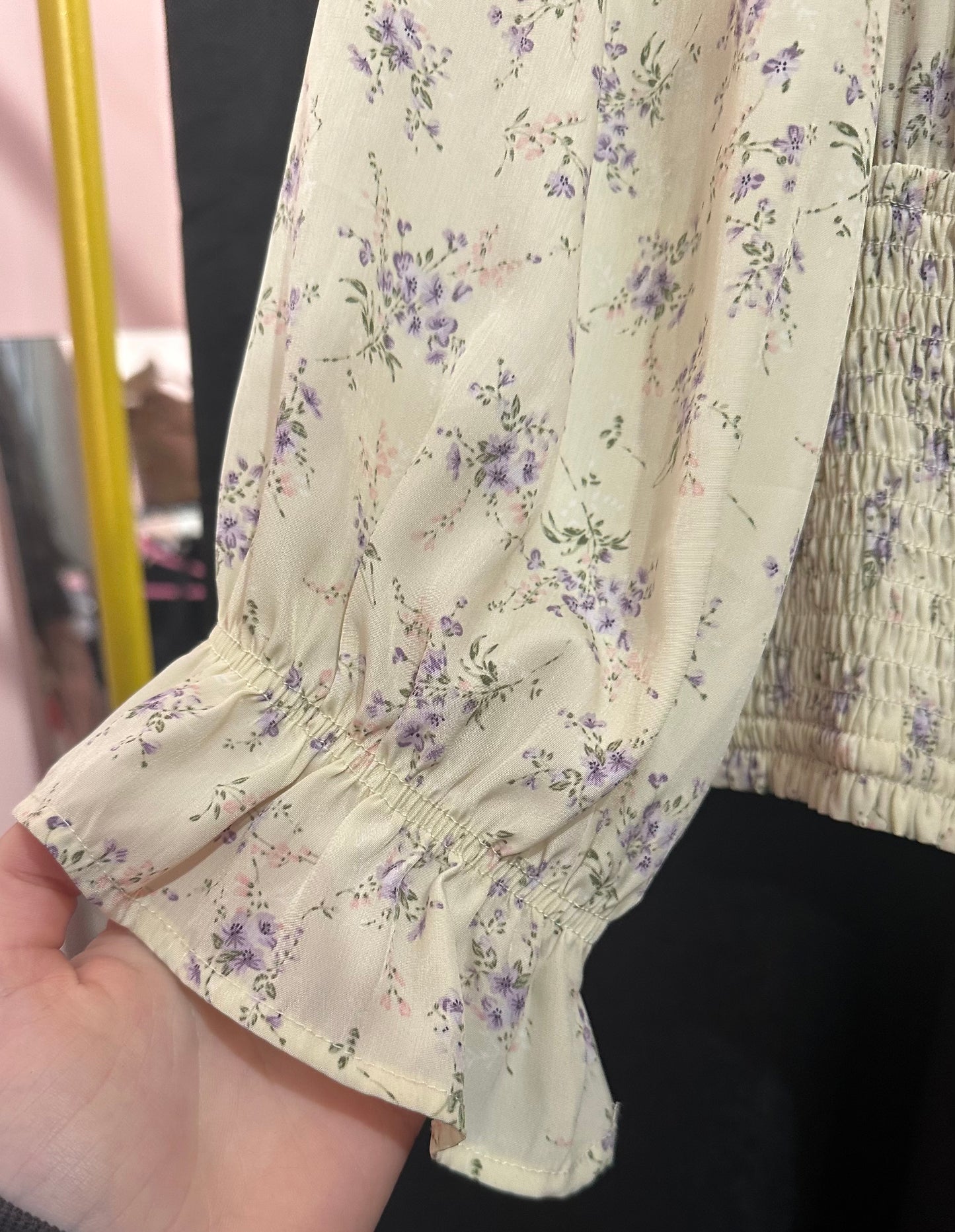 Skies are blue size medium cropped top