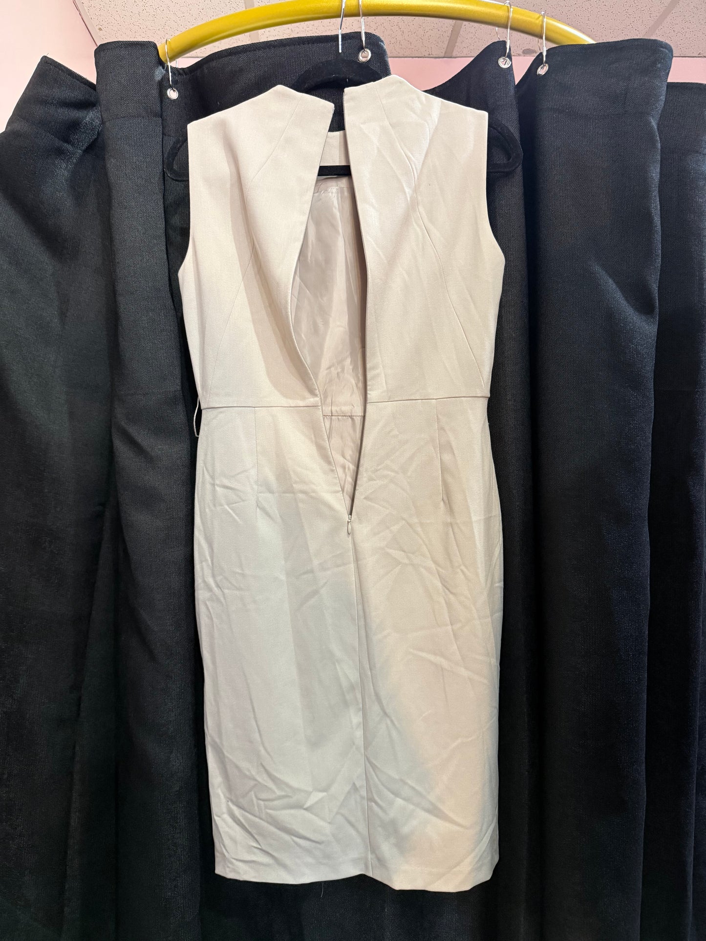 Calvin Klein Size 4 Dress - Sleeveless