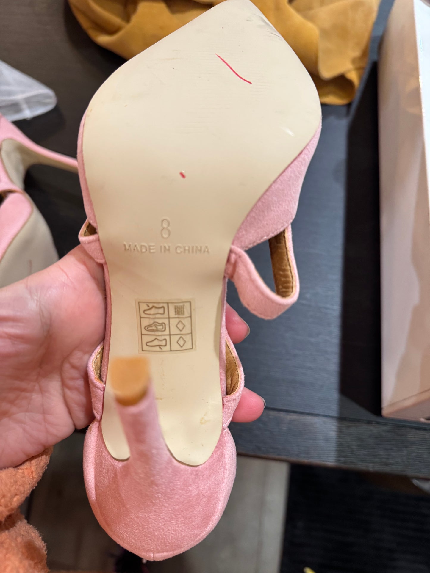 Pink pointed toe heel shoe