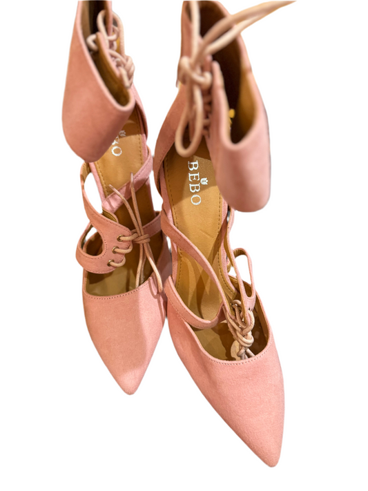 Pink pointed toe heel shoe