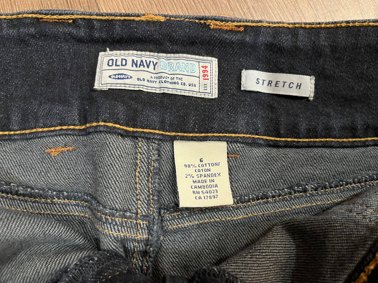 Old Navy - Size 6 Denim Skirt