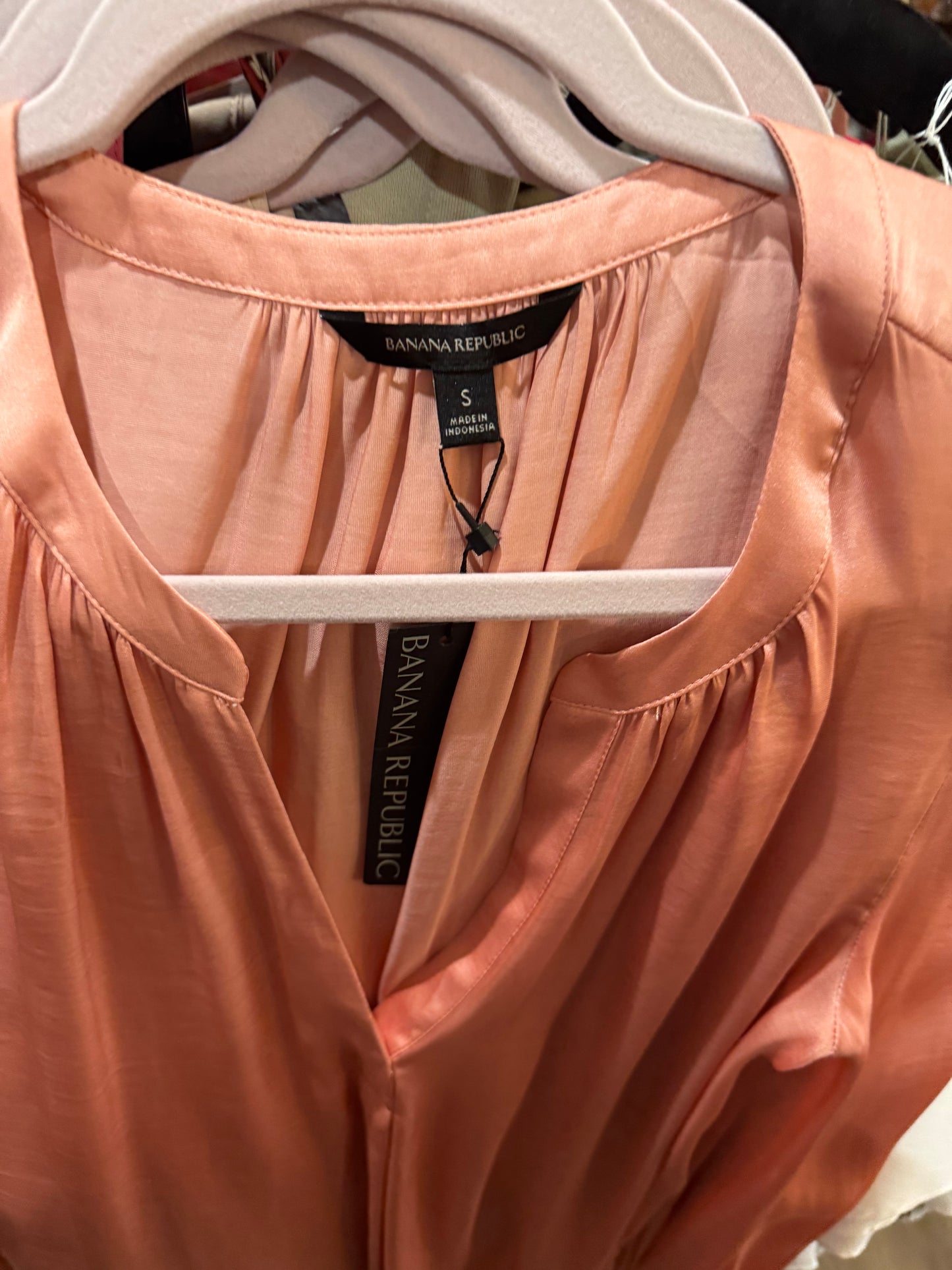 Banana Republic coral colored top