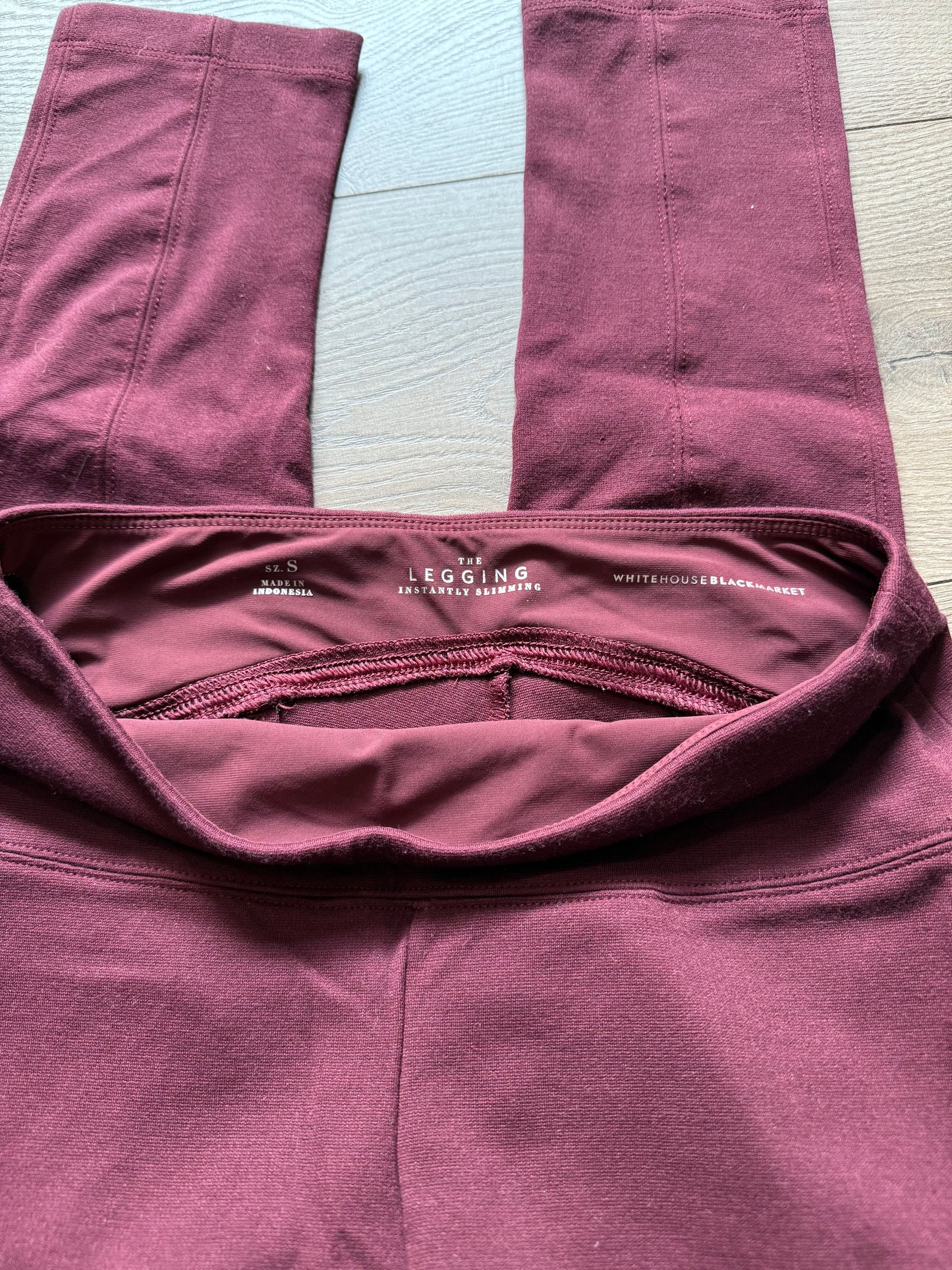 White House Black Market Maroon Size Small Legging