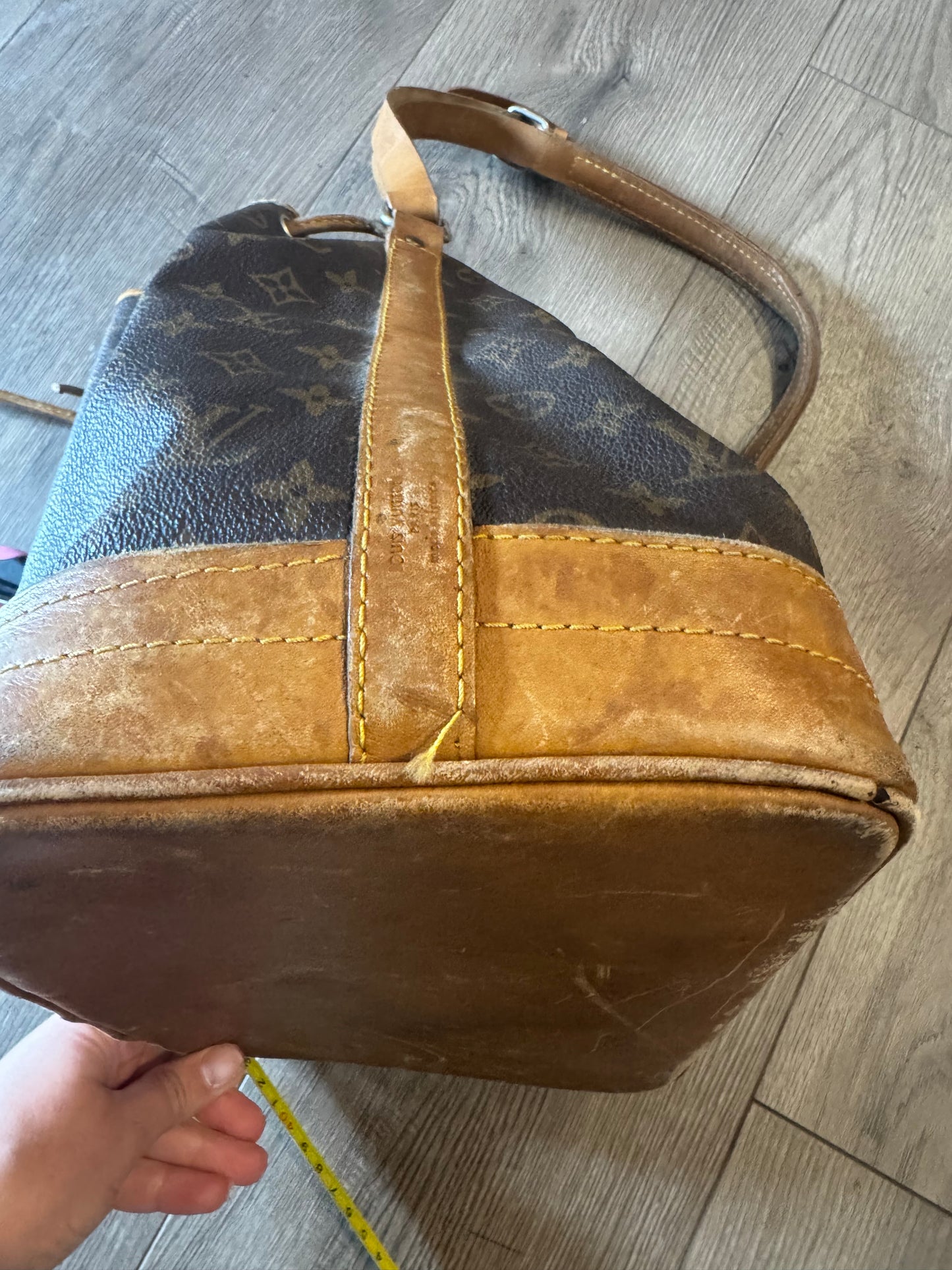 Preloved authentic Louis Vuitton bag!