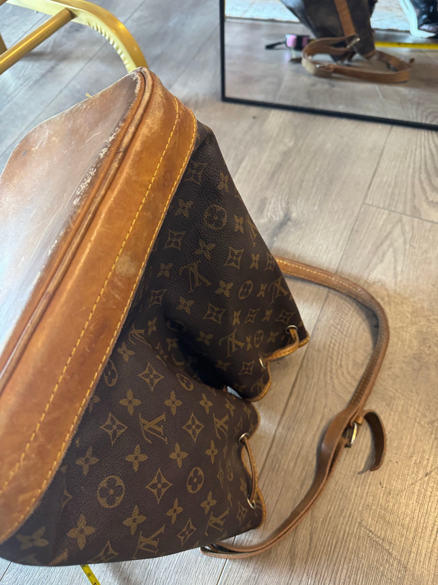 Preloved authentic Louis Vuitton bag!