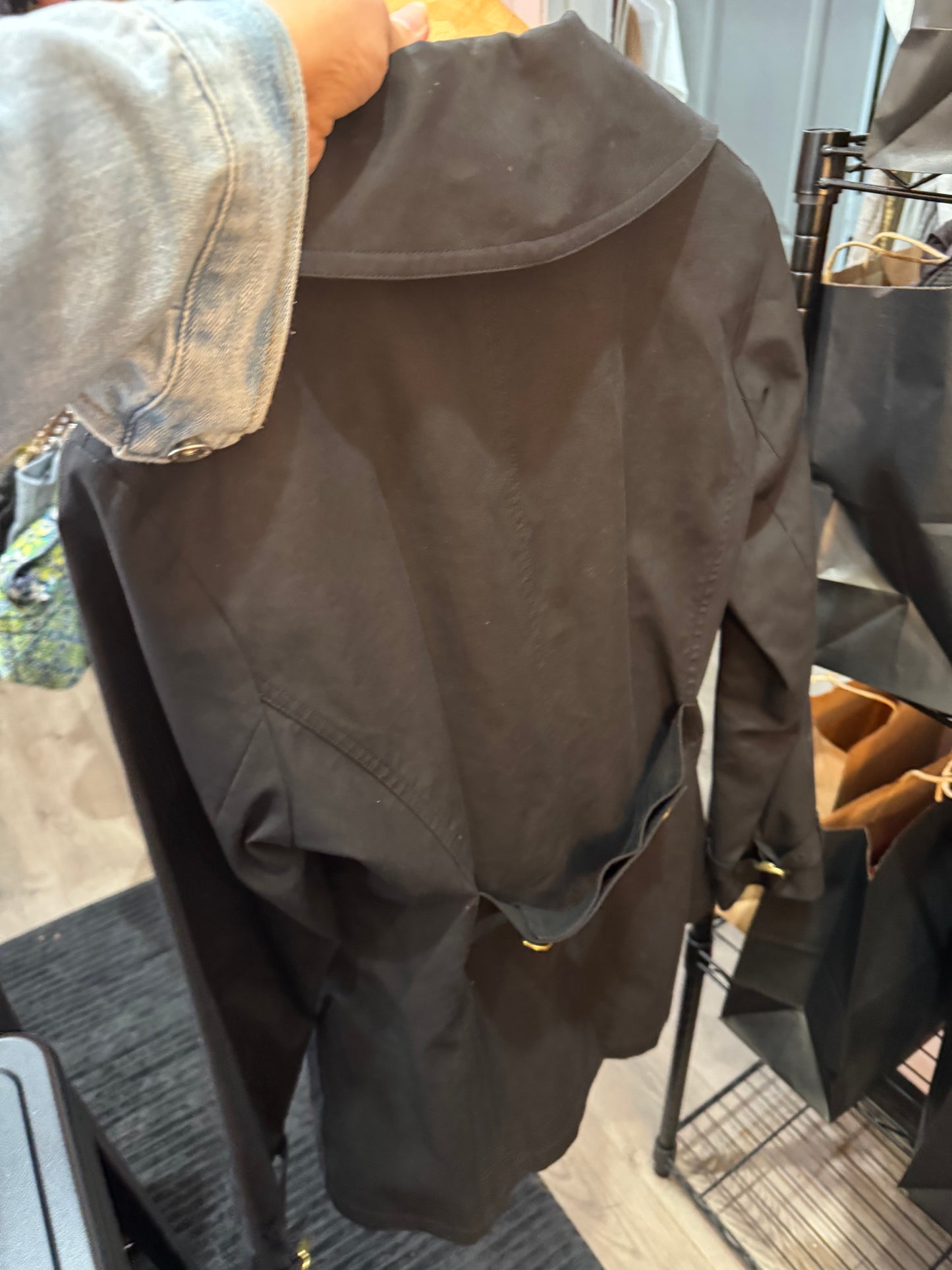 Burberry women’s trench coat. Size 8