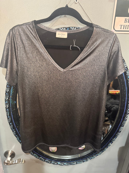 Free Kisses Tshirt - VNECK with Shimmer - Size Medium