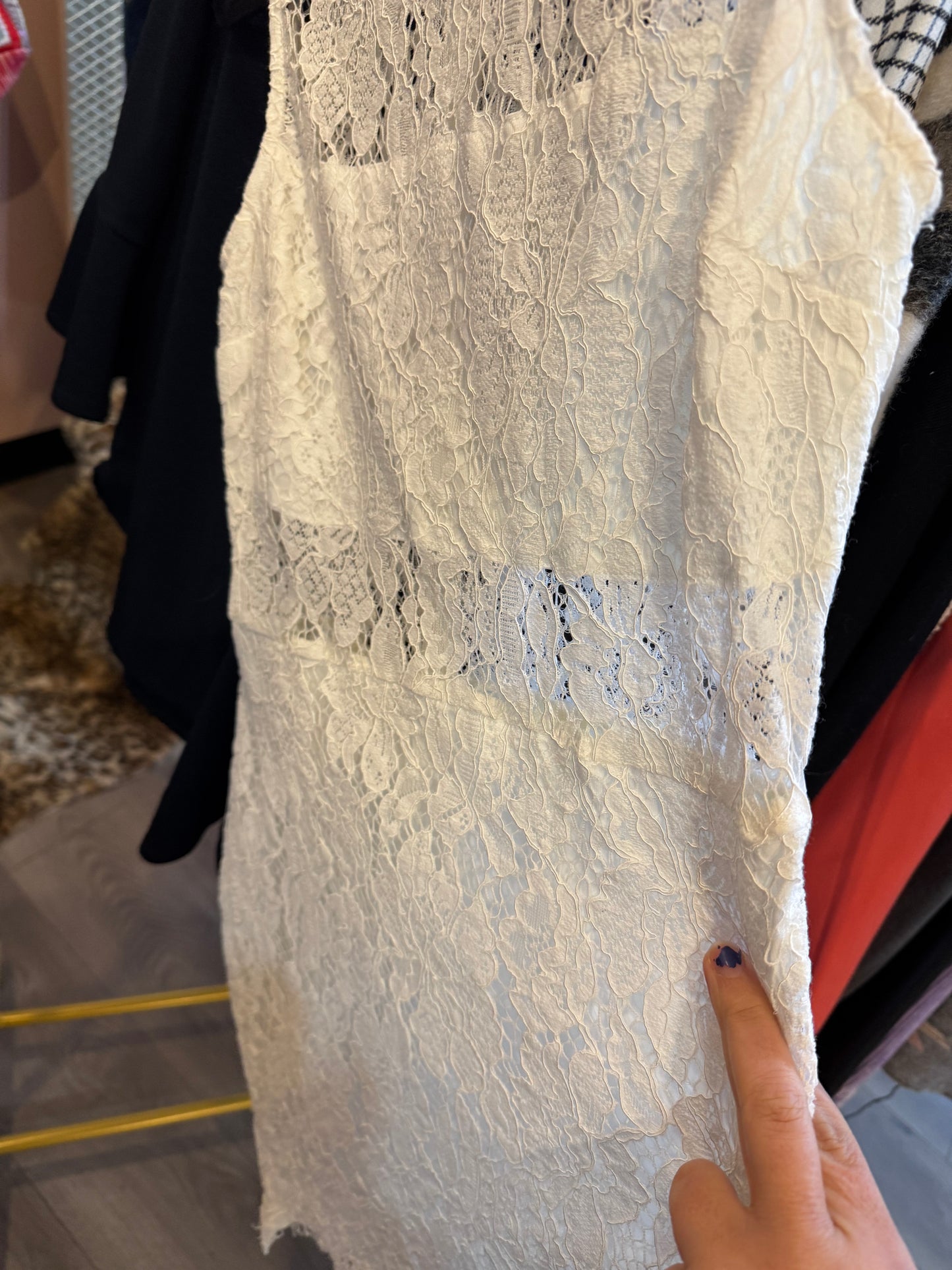 White Lace Sleeveless Dress - Superdo Brand.