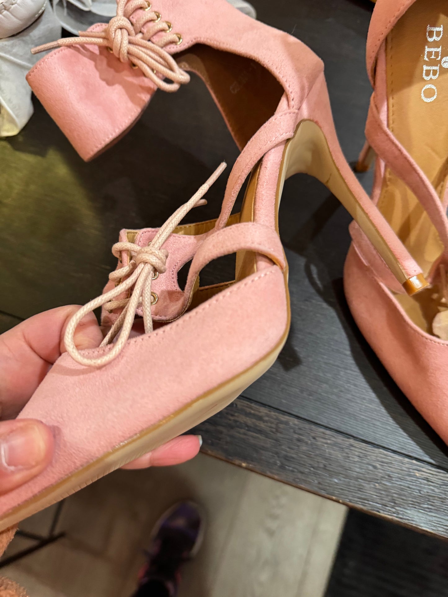 Pink pointed toe heel shoe