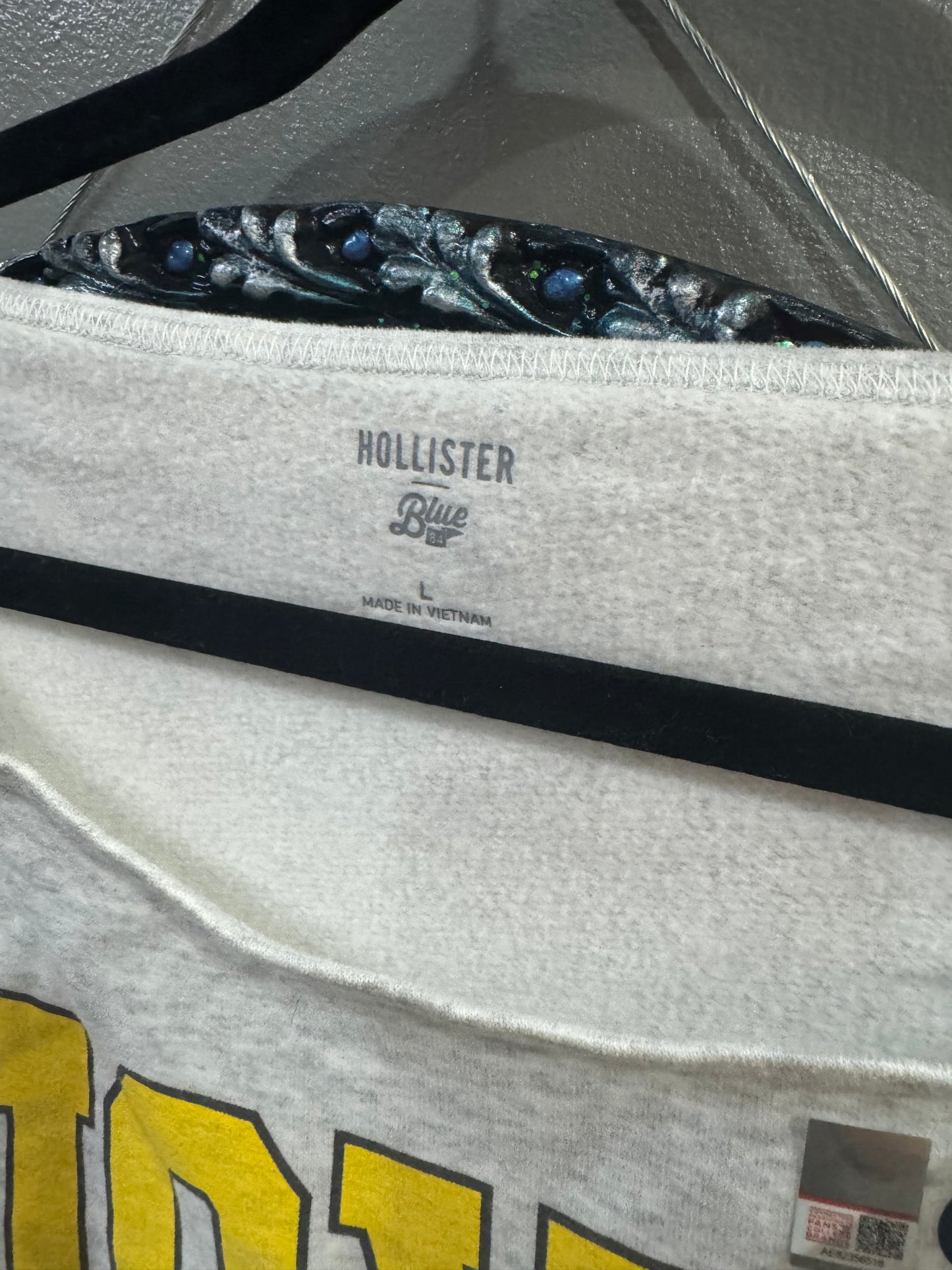 Hollister Cropped (Off-Shoulder) Sweatshirt - Size Large