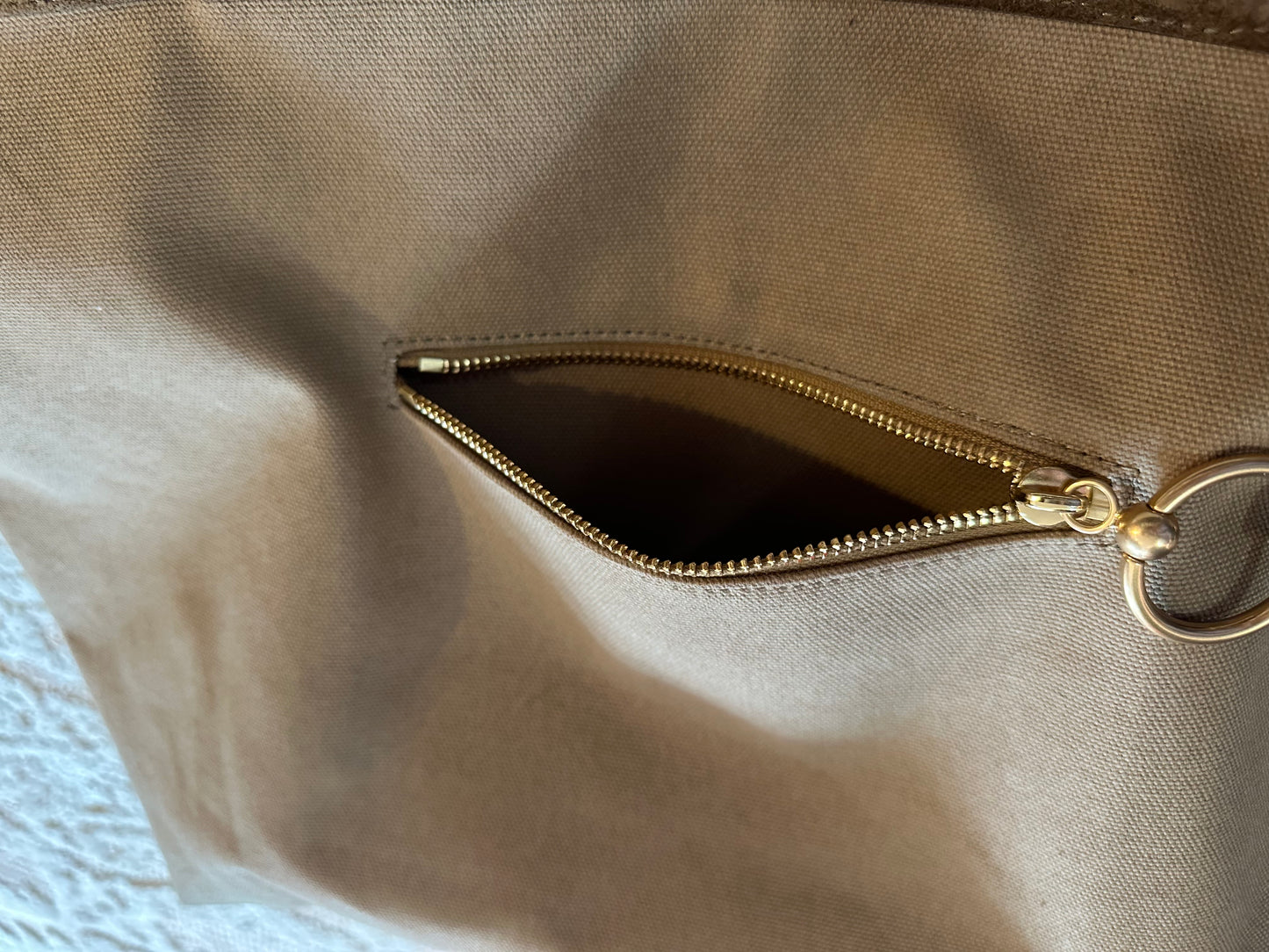 Gently used handbag. So spacious.