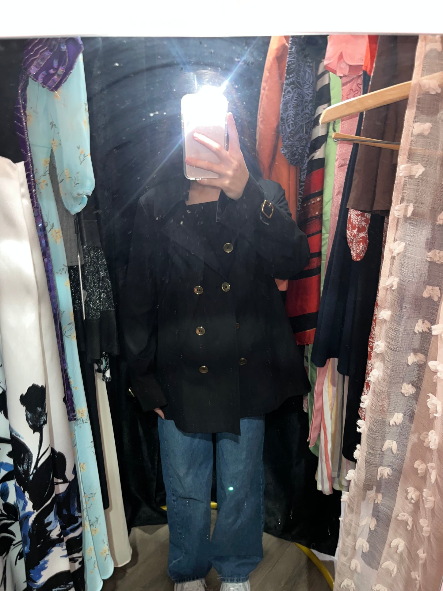 Burberry women’s trench coat. Size 8