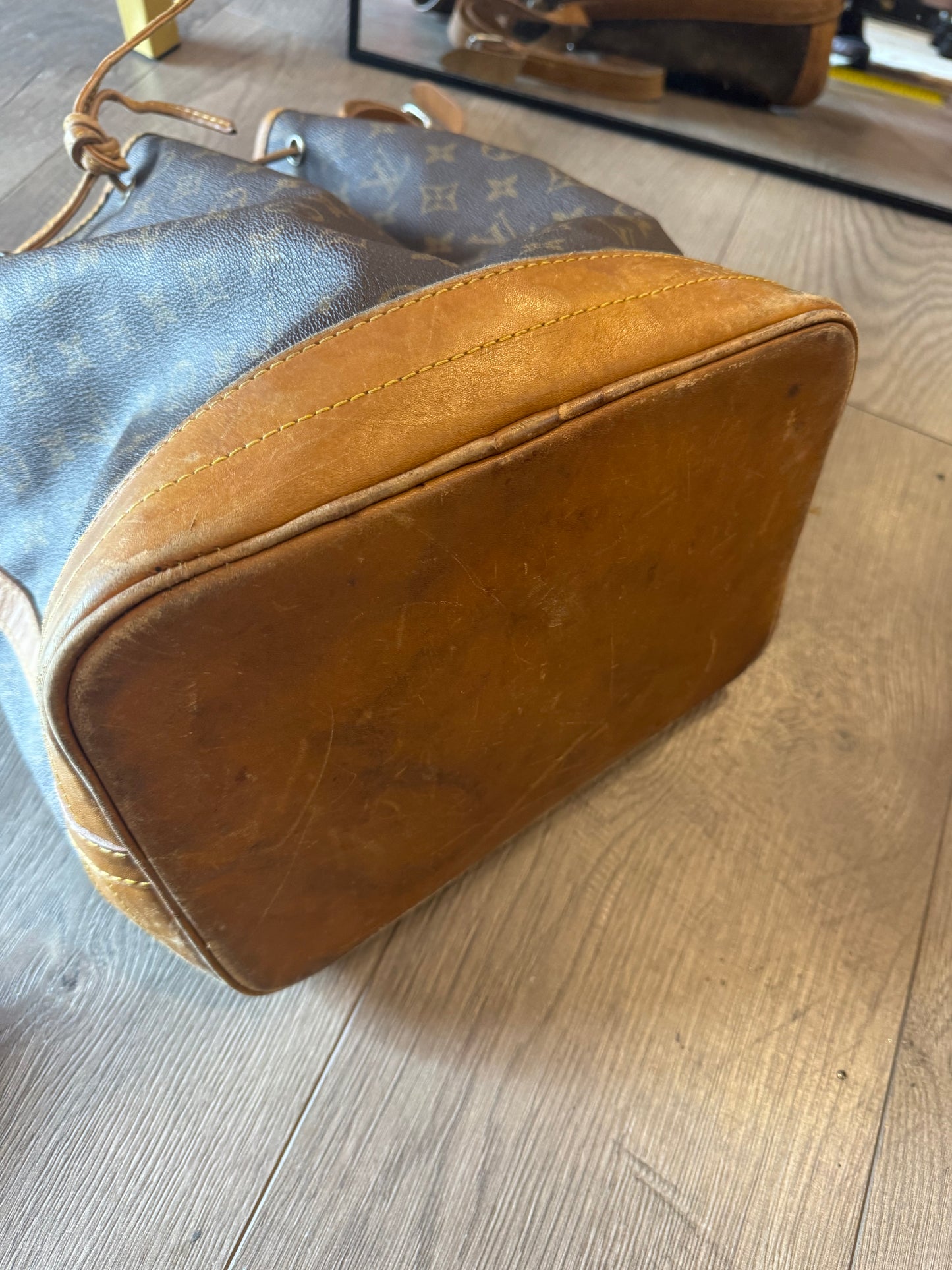 Preloved authentic Louis Vuitton bag!
