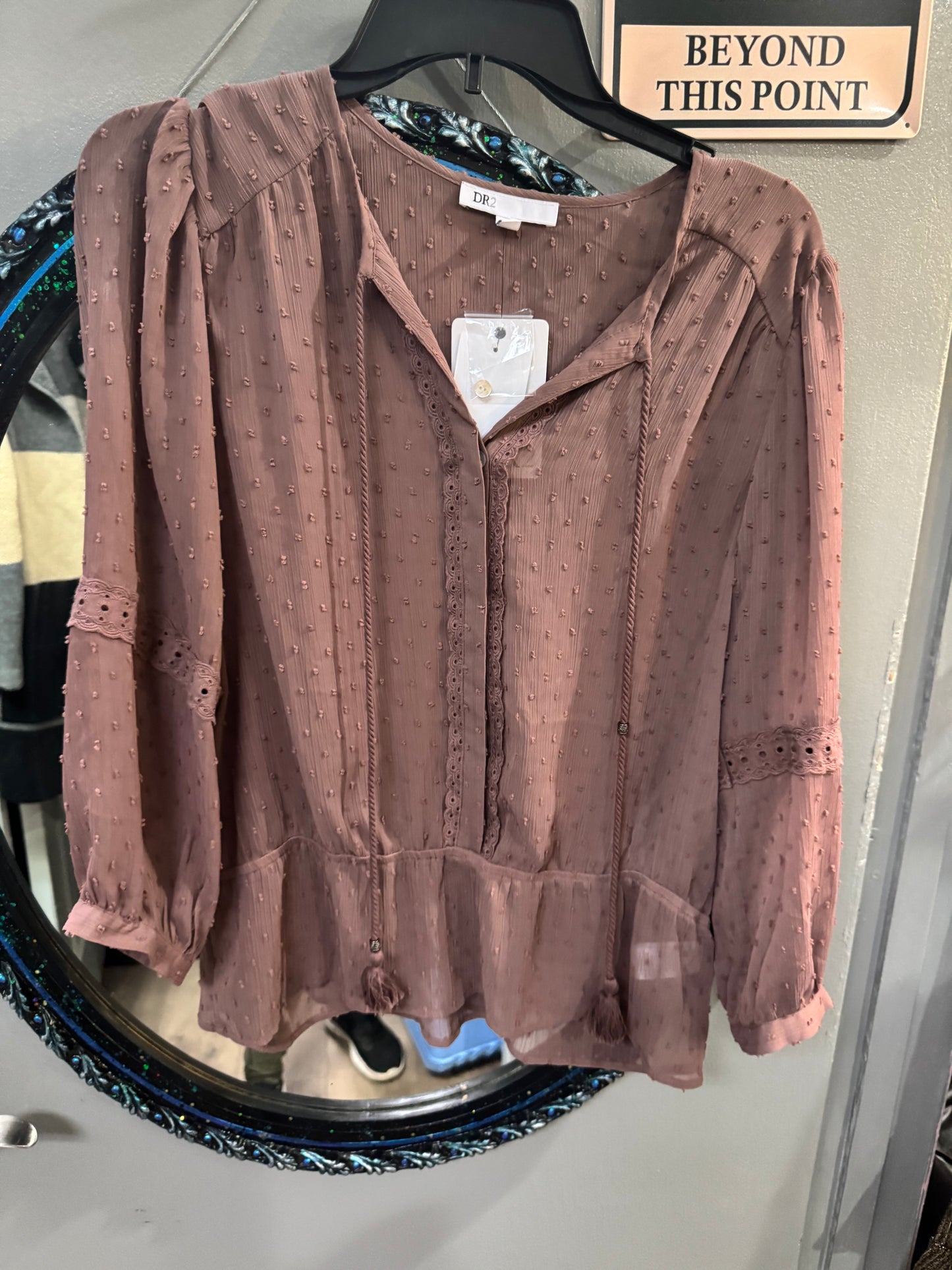 DR2 Women’s Blouse - Size medium - NWT
