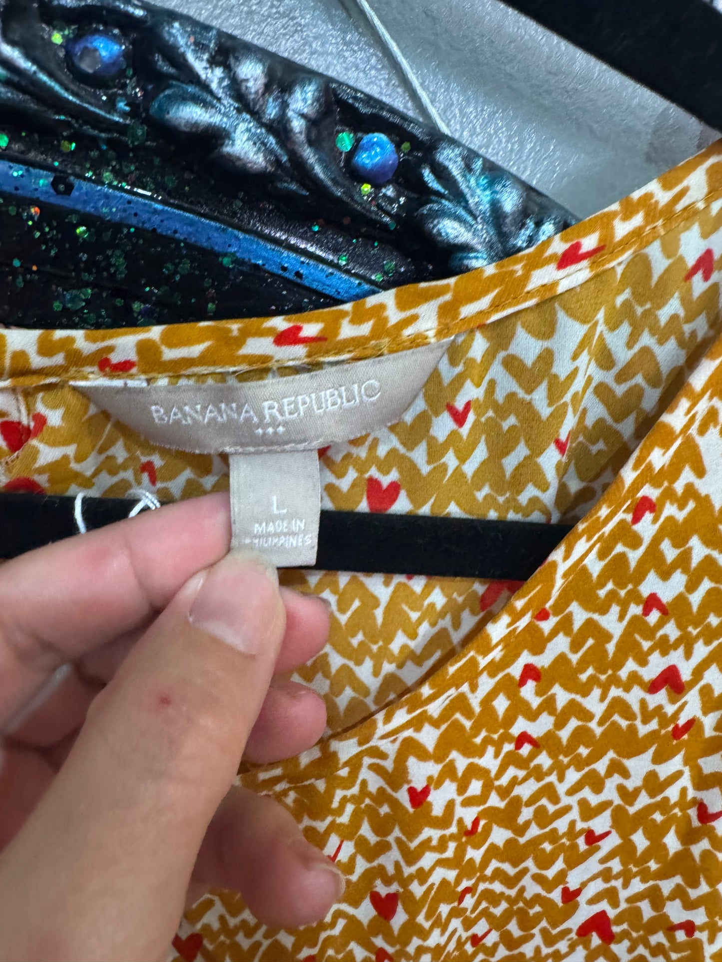 Banana Republic Size Large Tshirt