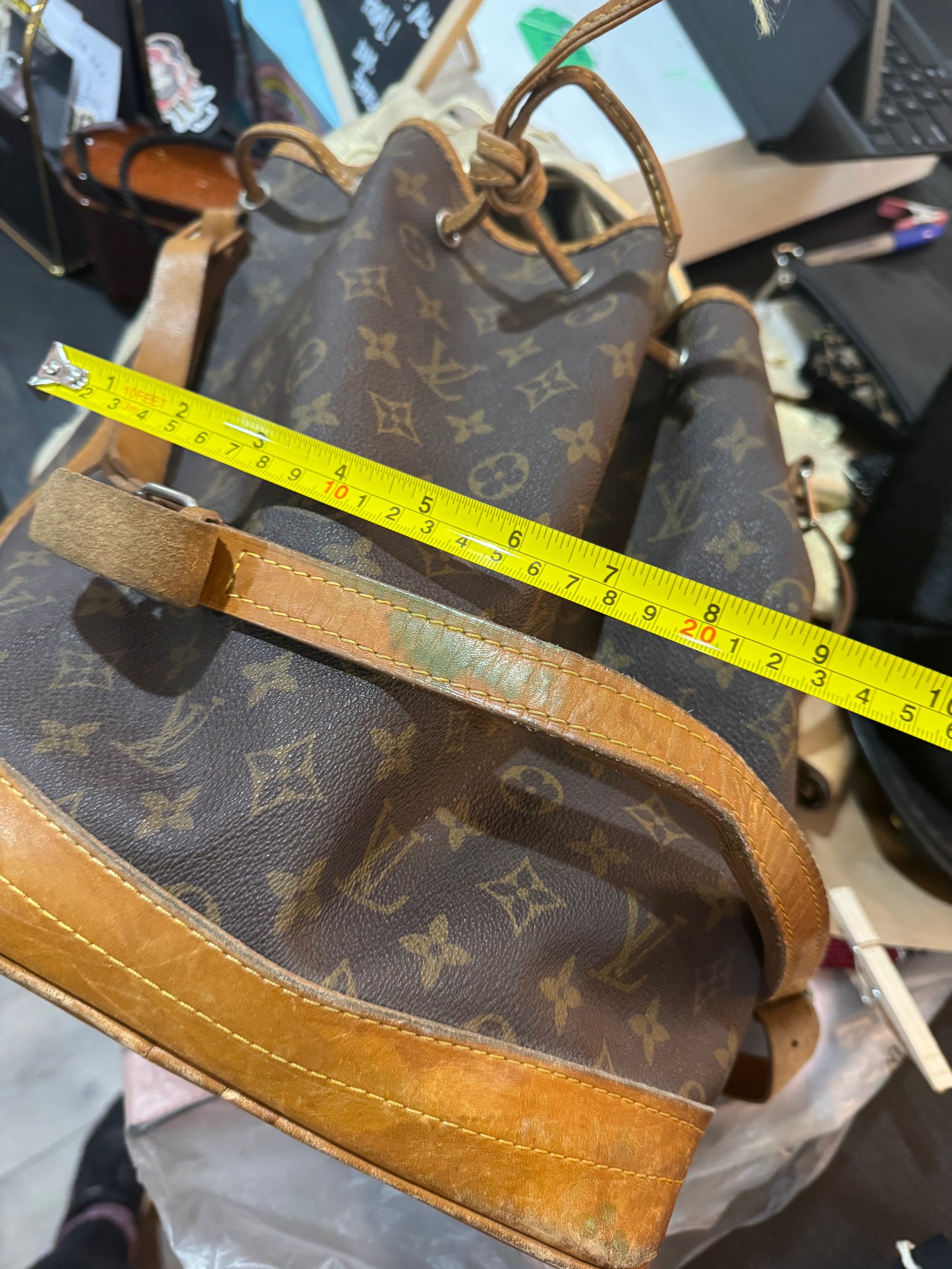 Preloved authentic Louis Vuitton bag!