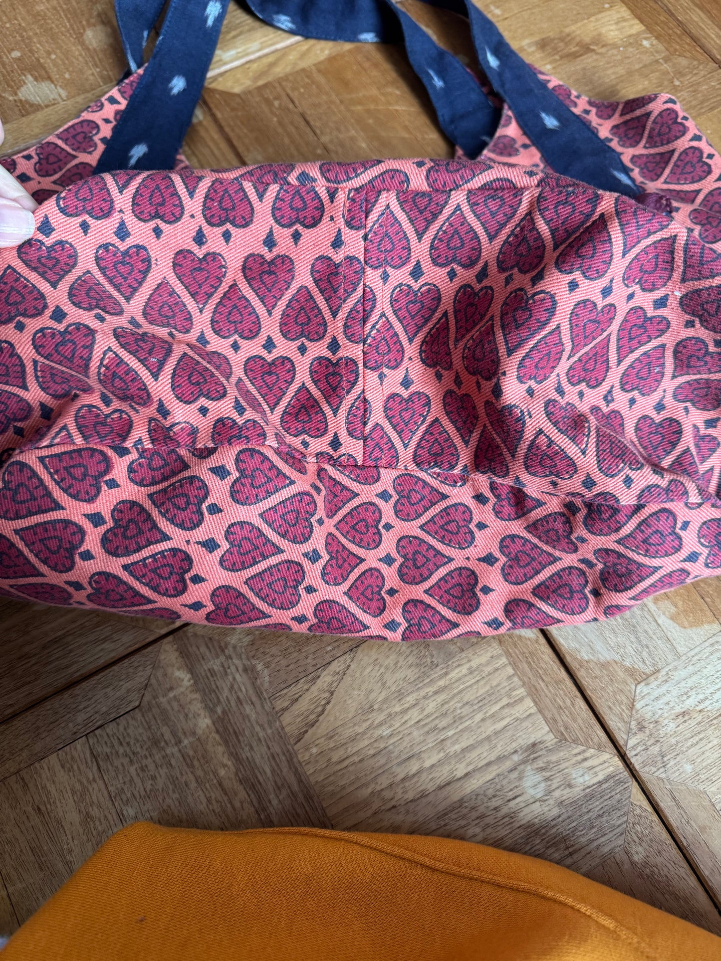 FEED great condition tote