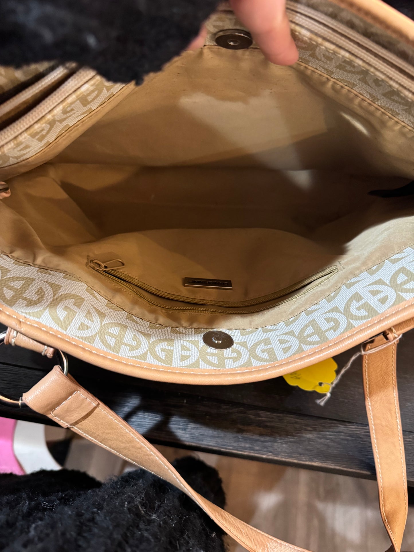 Great condition medium handbag