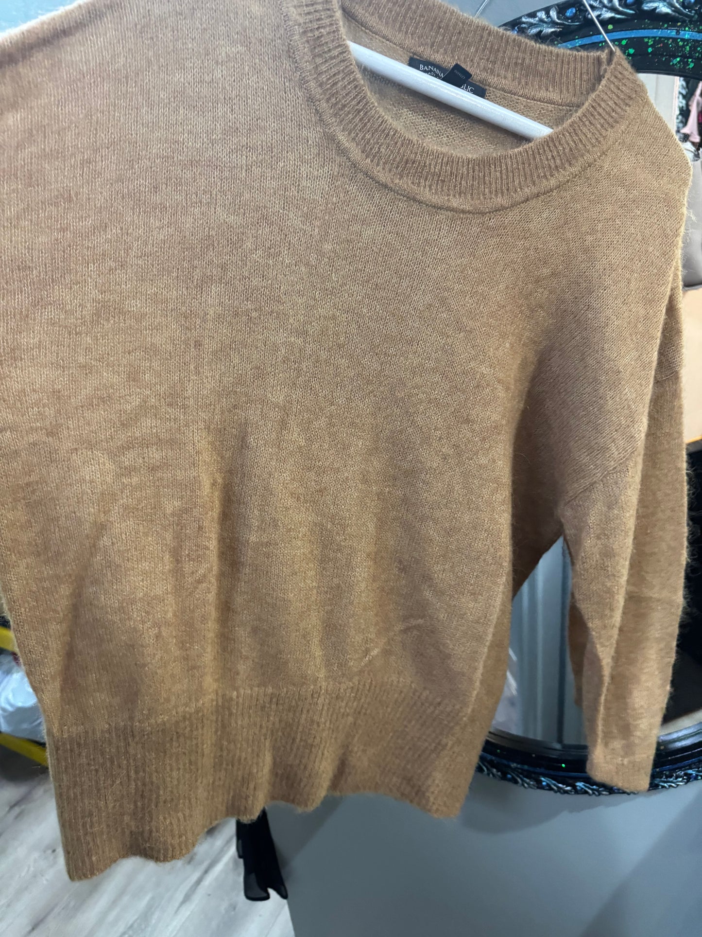 Banana Republic Women’s Sweater - Size Large