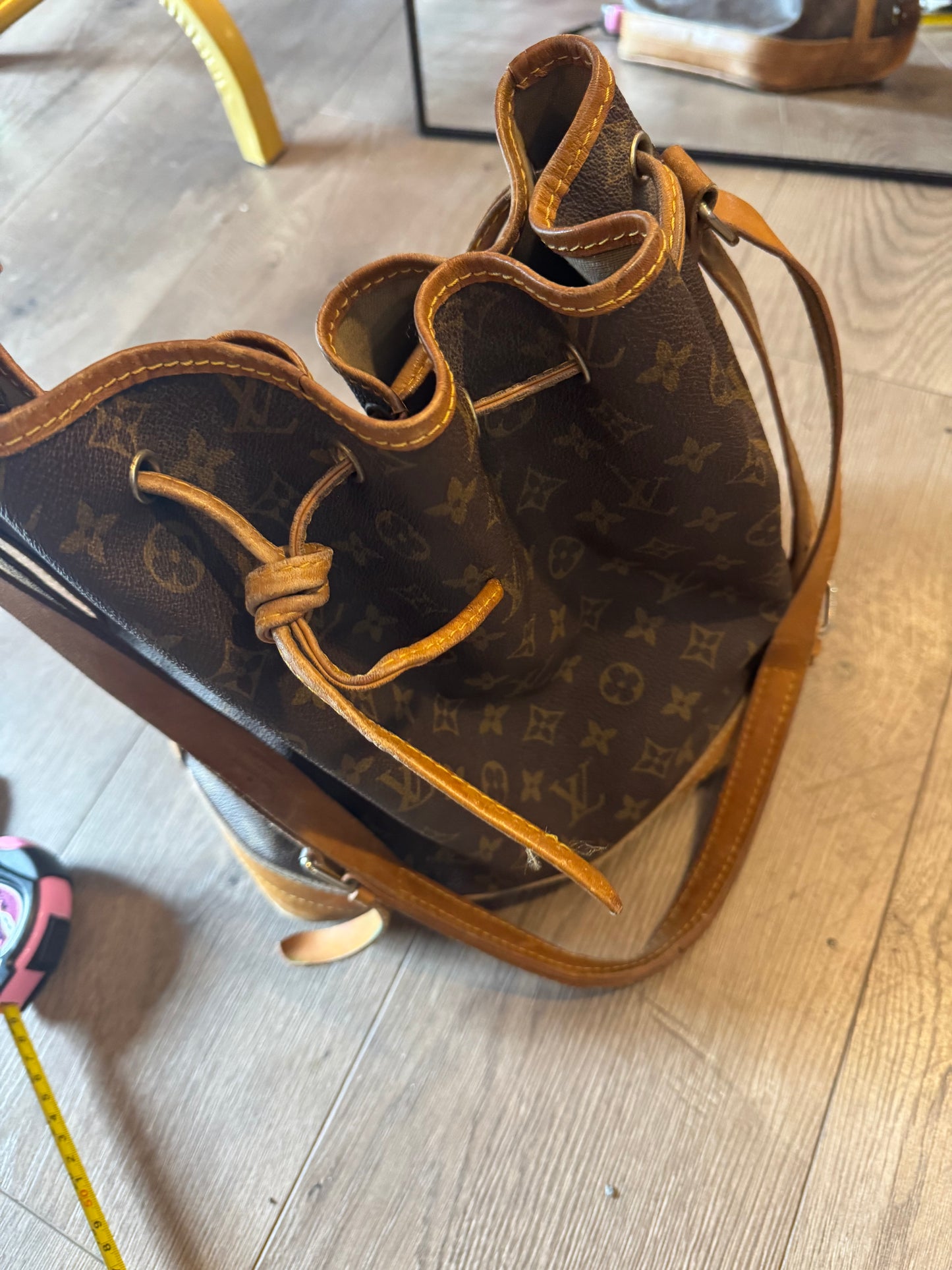 Preloved authentic Louis Vuitton bag!