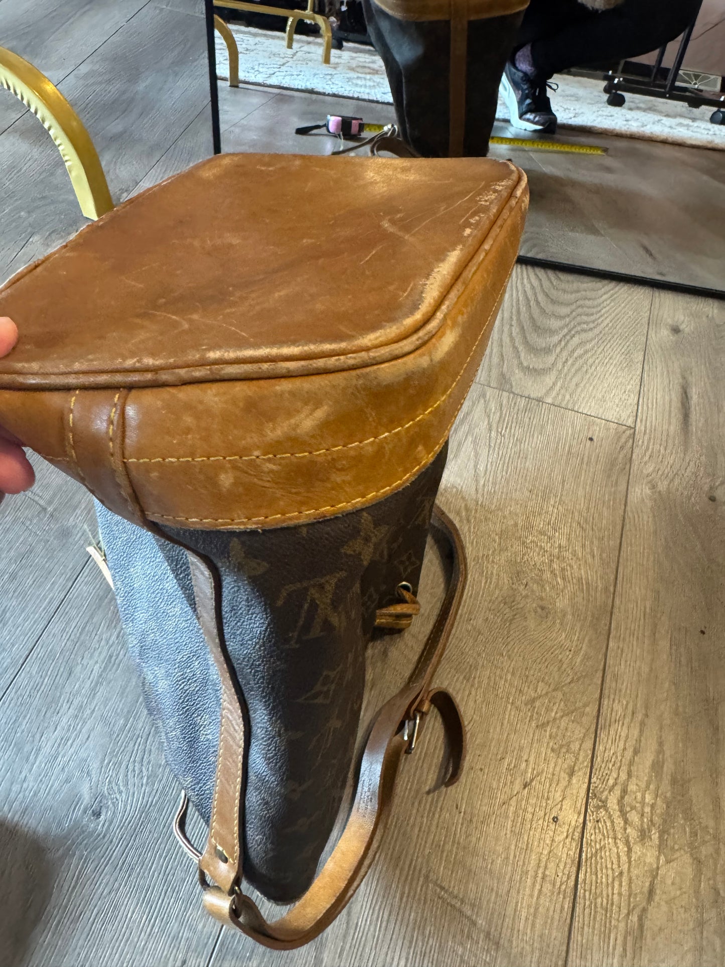 Preloved authentic Louis Vuitton bag!
