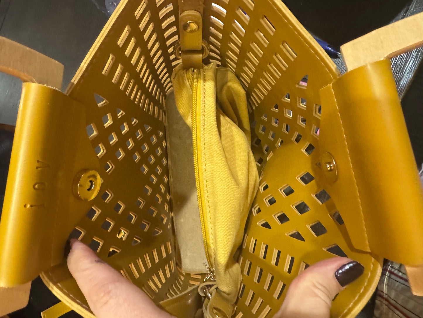 Like New Cute Wooden Handbag