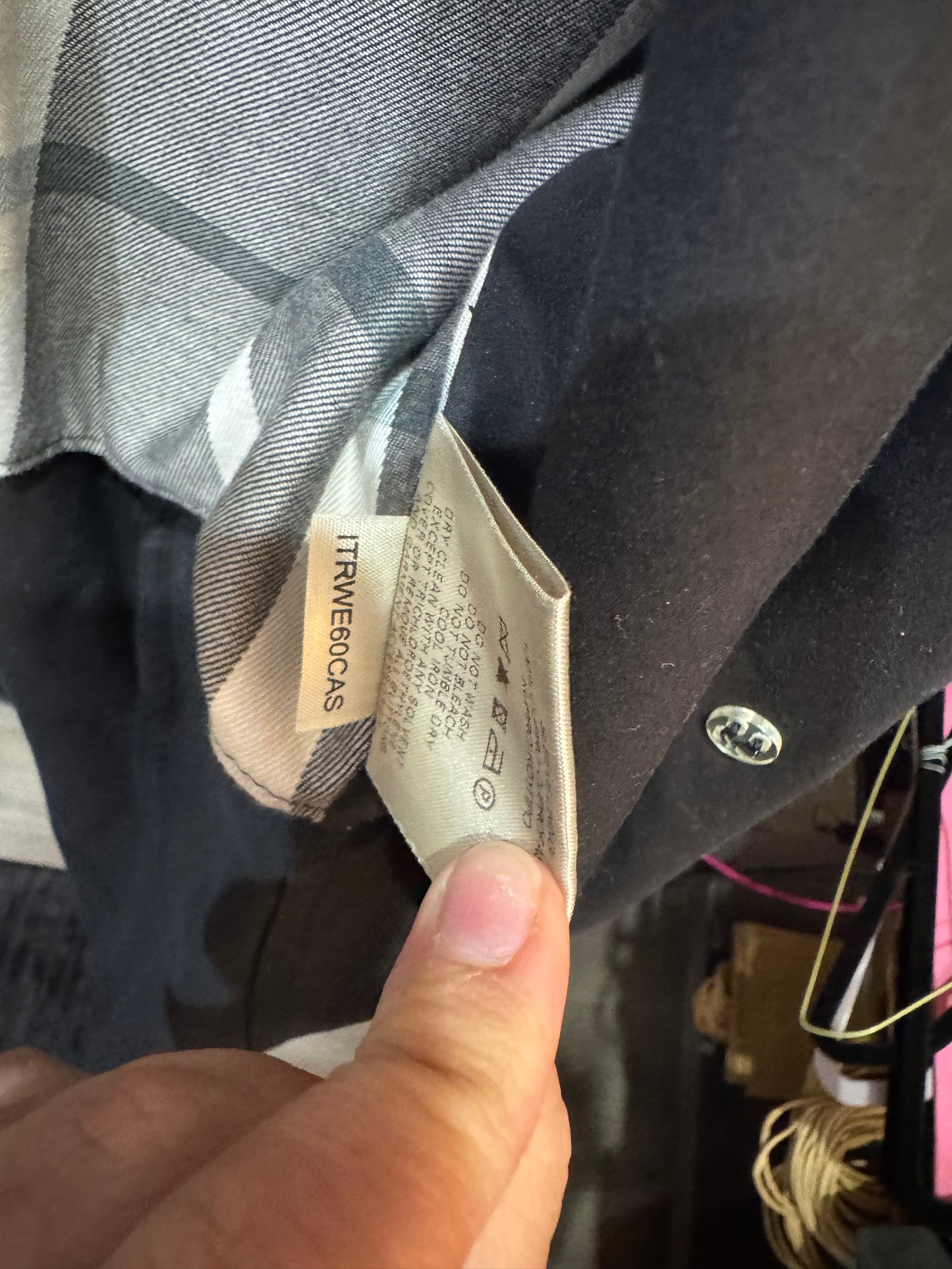 Burberry women’s trench coat. Size 8