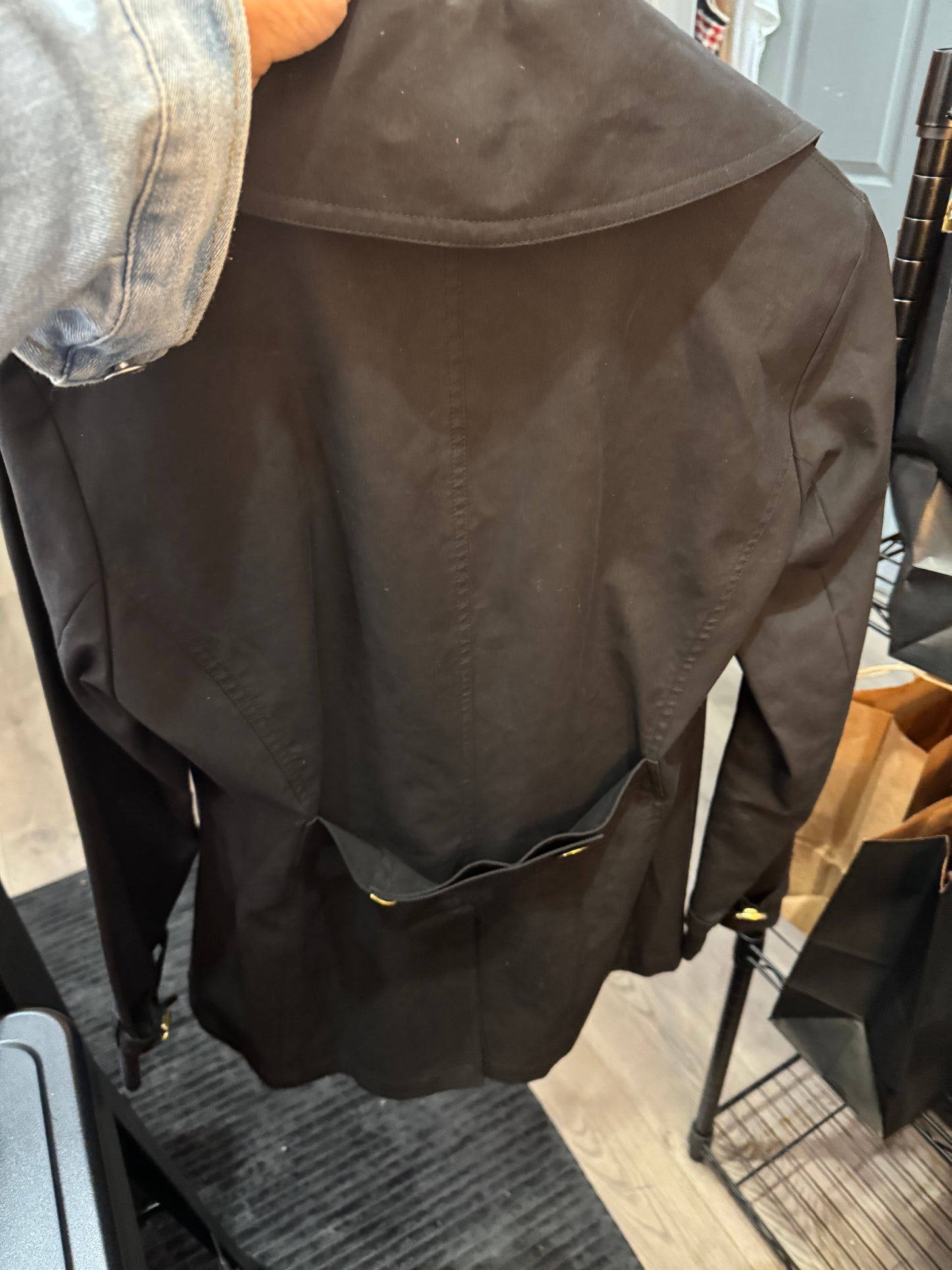Burberry women’s trench coat. Size 8
