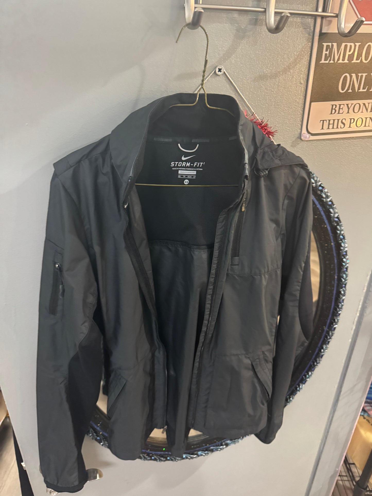 Nike Storm Fit Size XS Black Nylon Jacket