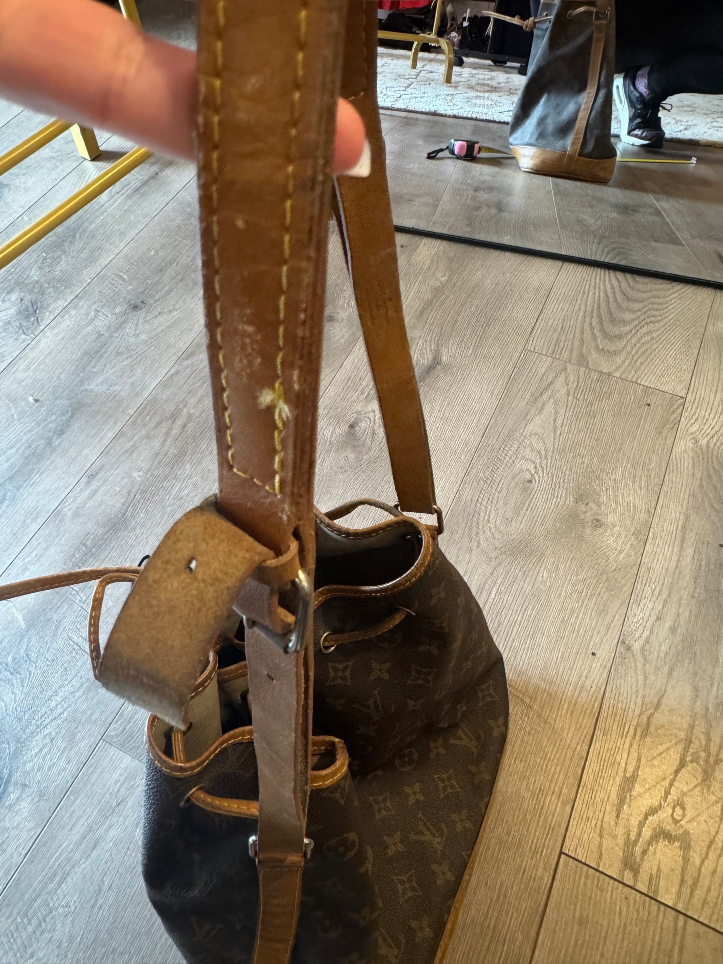 Preloved authentic Louis Vuitton bag!