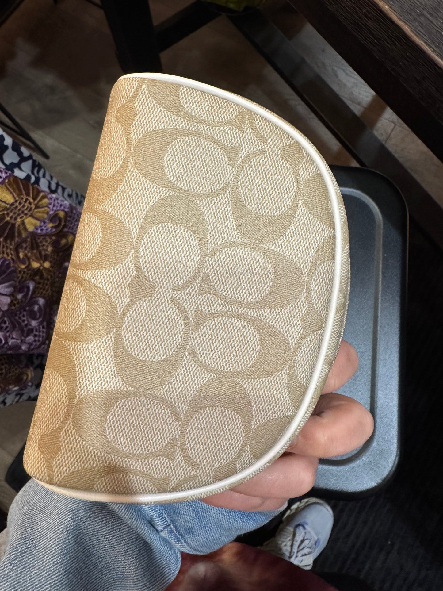 Coach. Makeup case