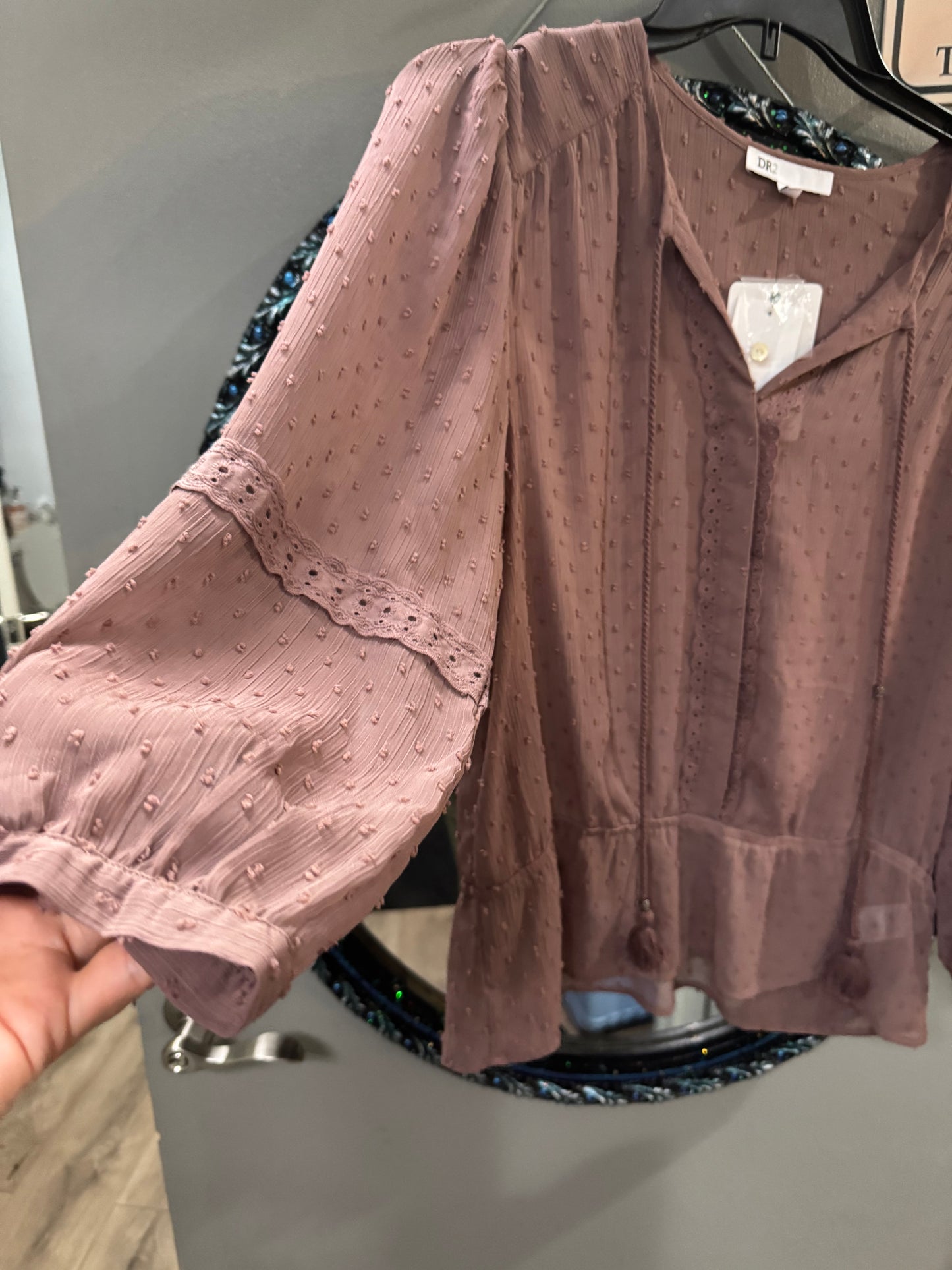 DR2 Women’s Blouse - Size medium - NWT