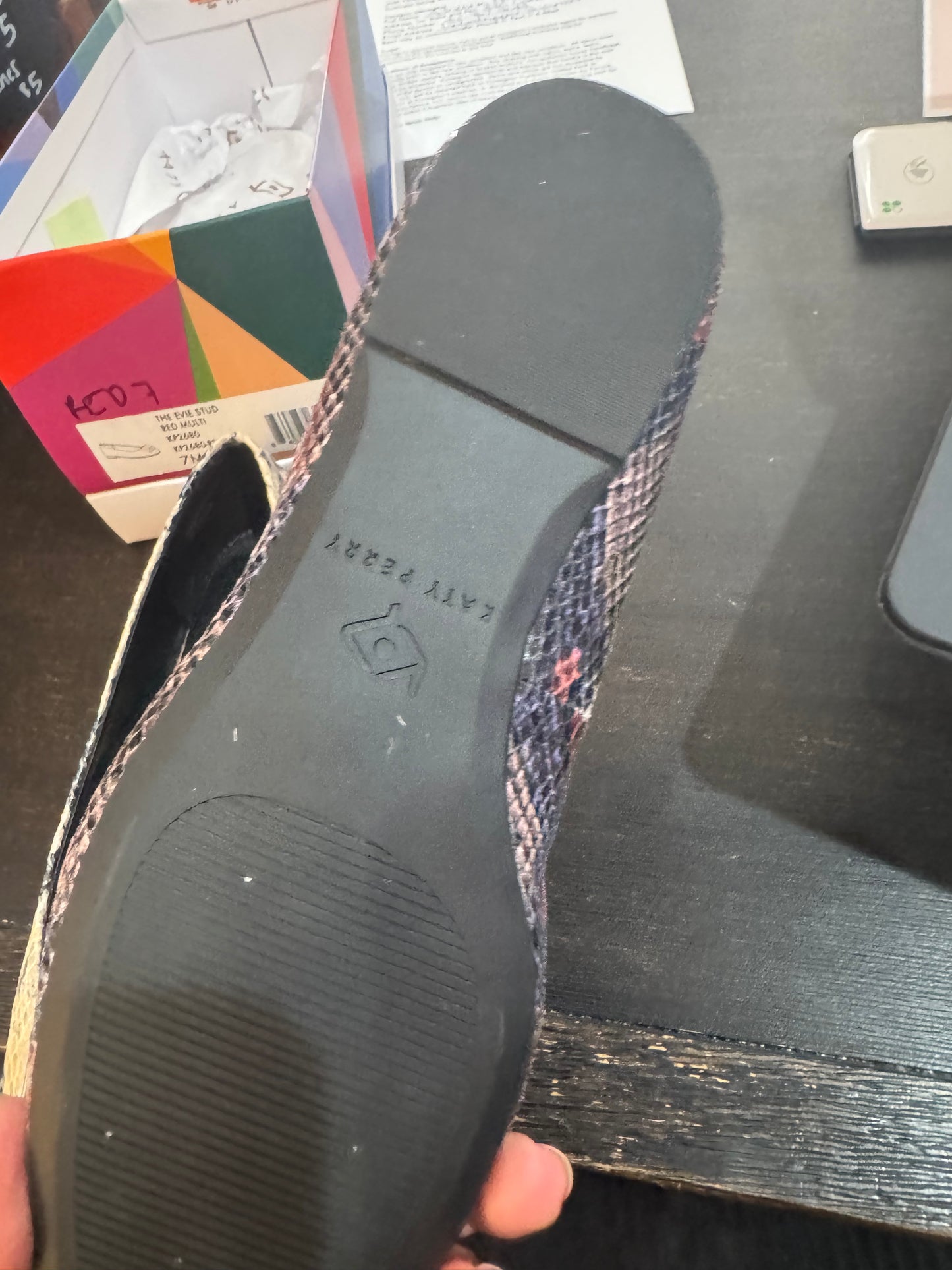 Katy Perry Size 7M Flats