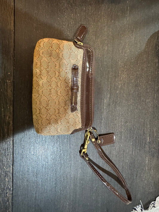 COACH Wristlet - Great Condition.