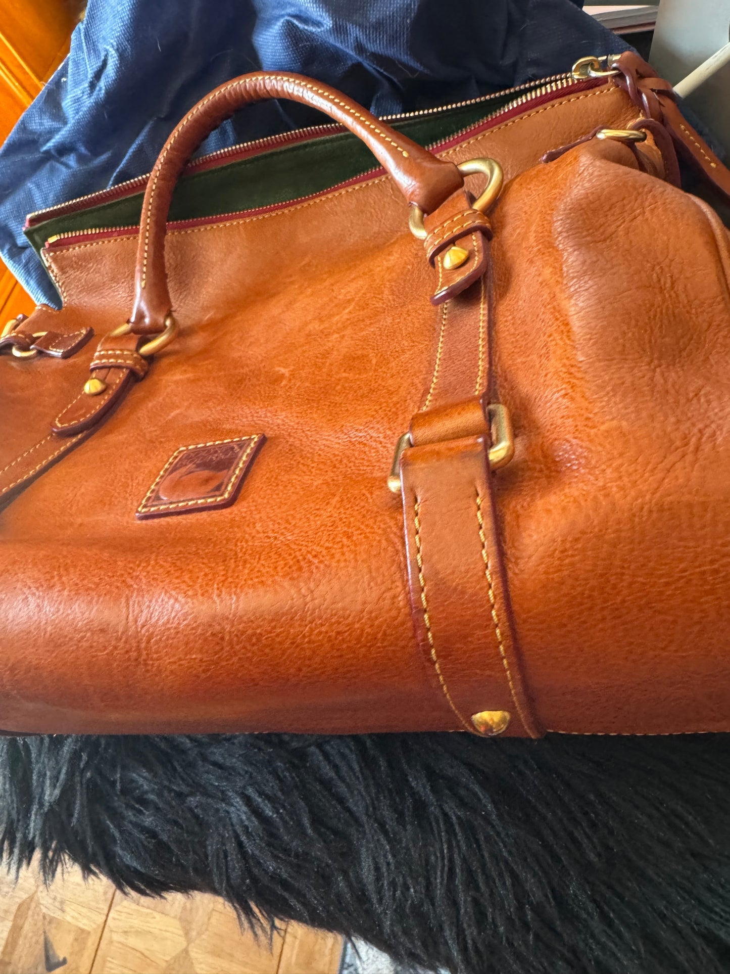 Great condition Dooney & Burke satchel