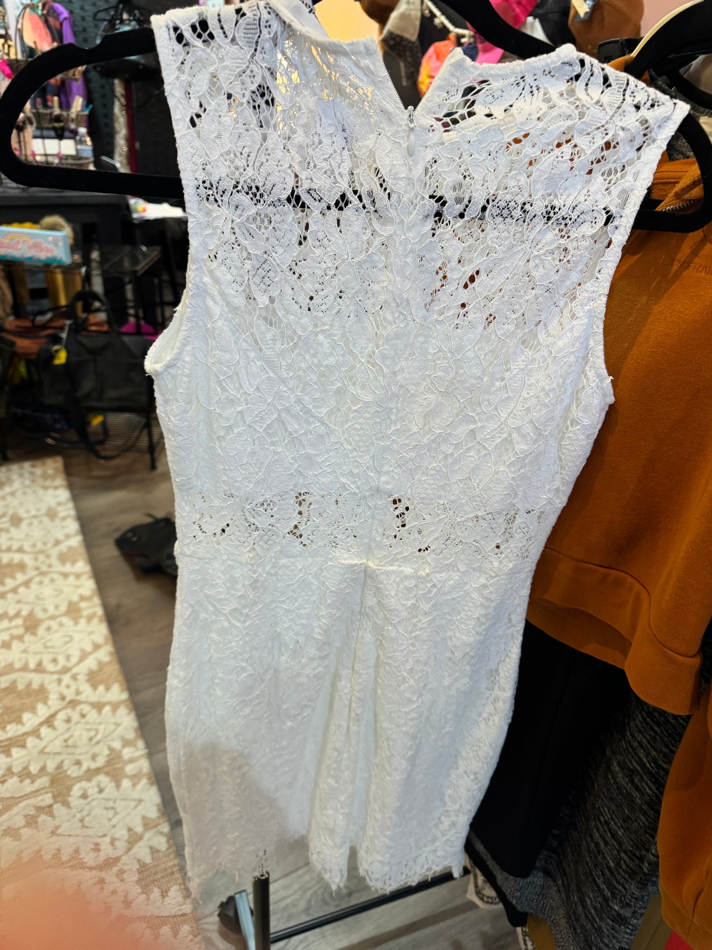 White Lace Sleeveless Dress - Superdo Brand.