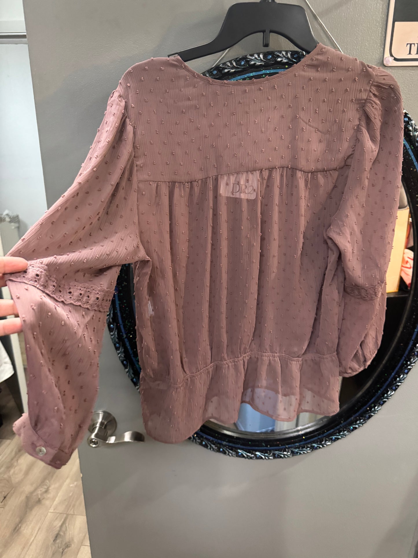 DR2 Women’s Blouse - Size medium - NWT