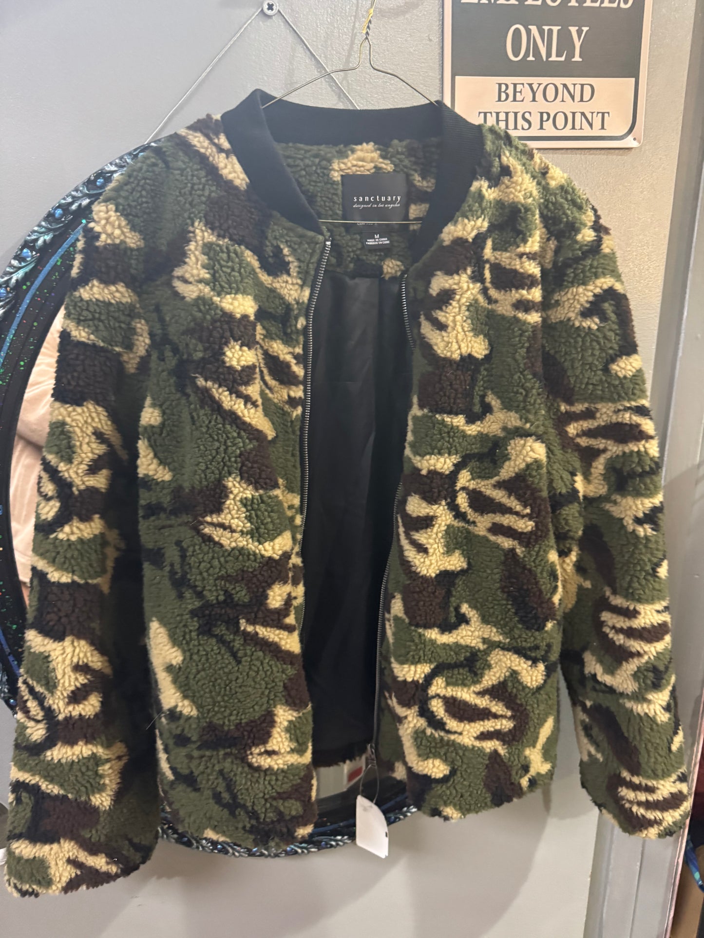 Sanctuary Jacket - Camo Blend - Size Medium