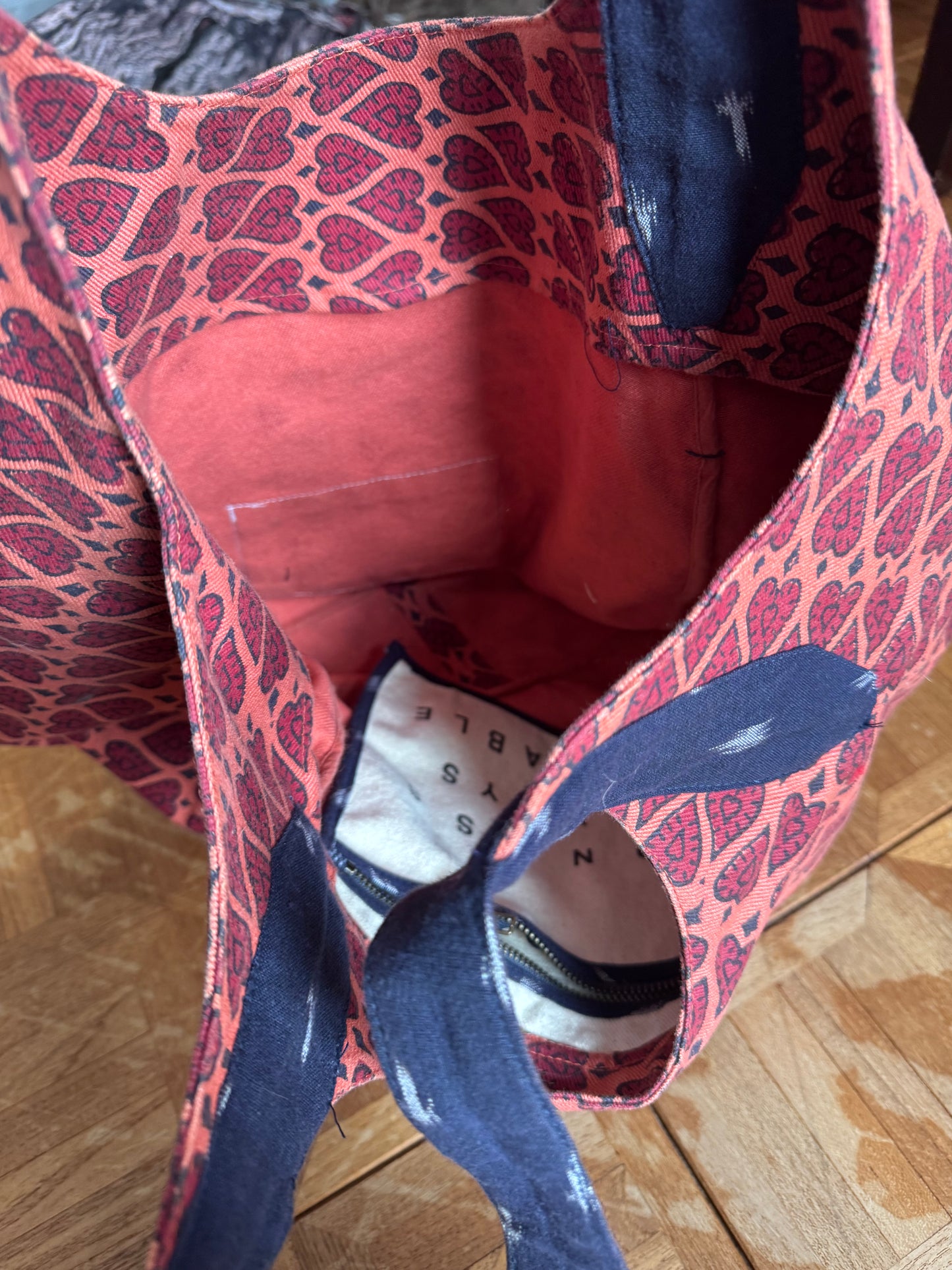 FEED great condition tote