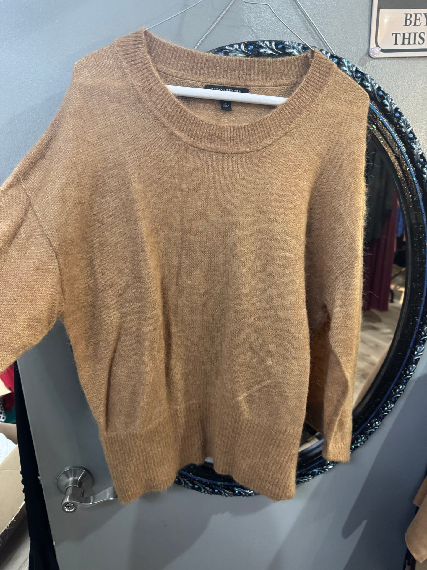 Banana Republic Women’s Sweater - Size Large