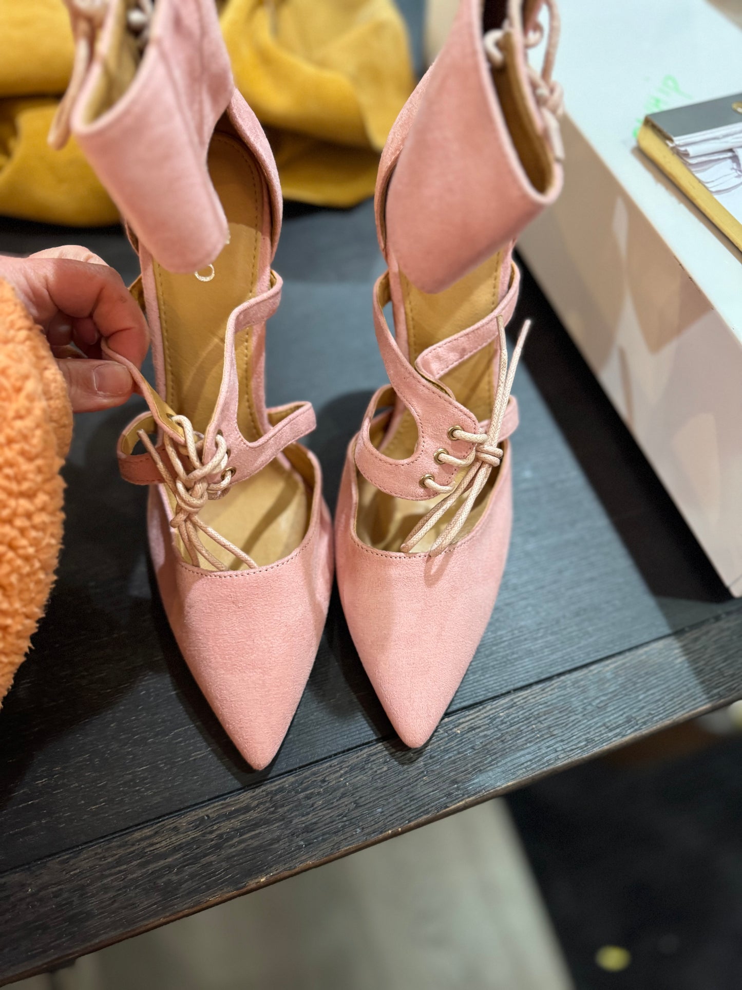 Pink pointed toe heel shoe
