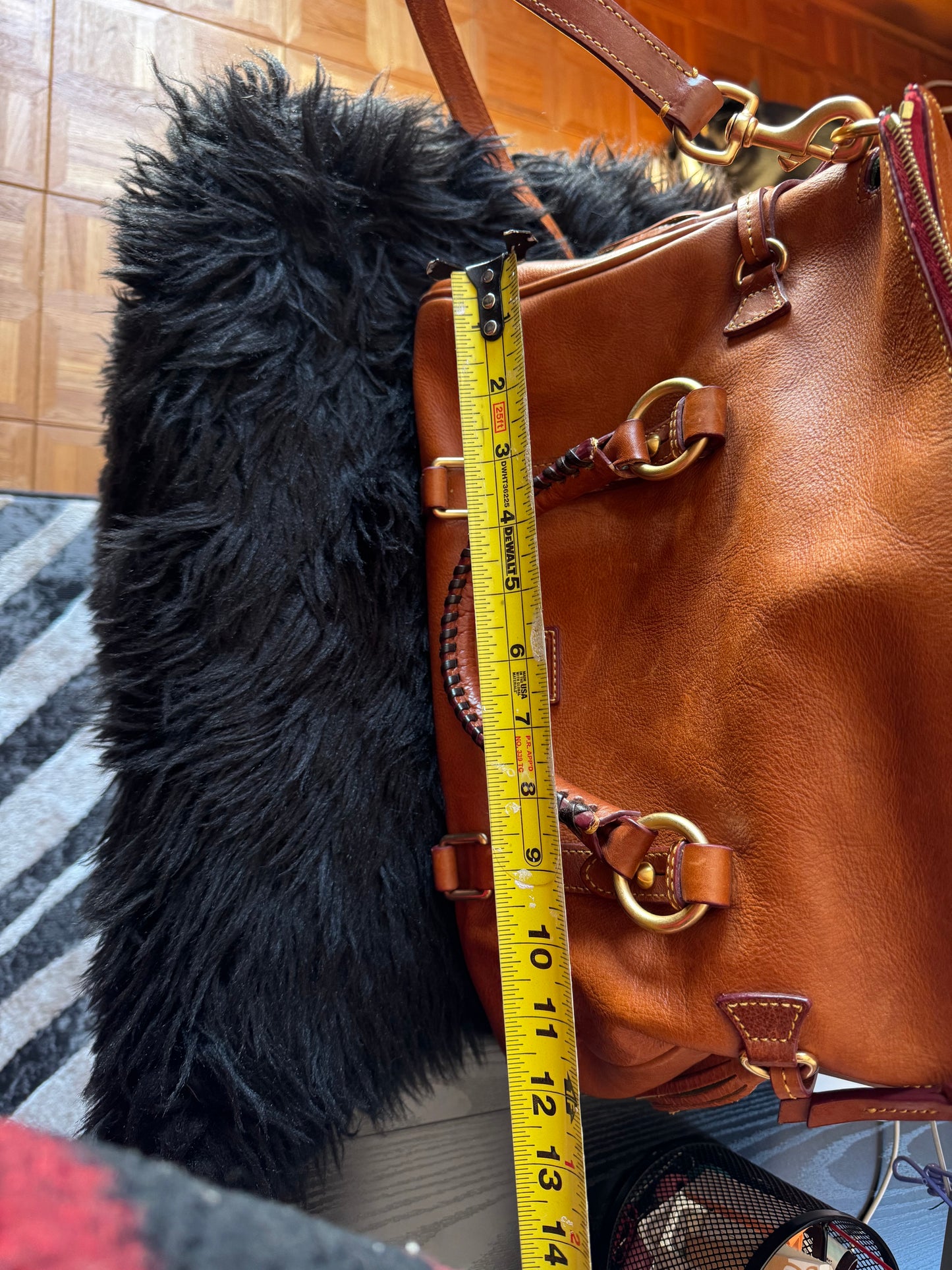 Great condition Dooney & Burke satchel