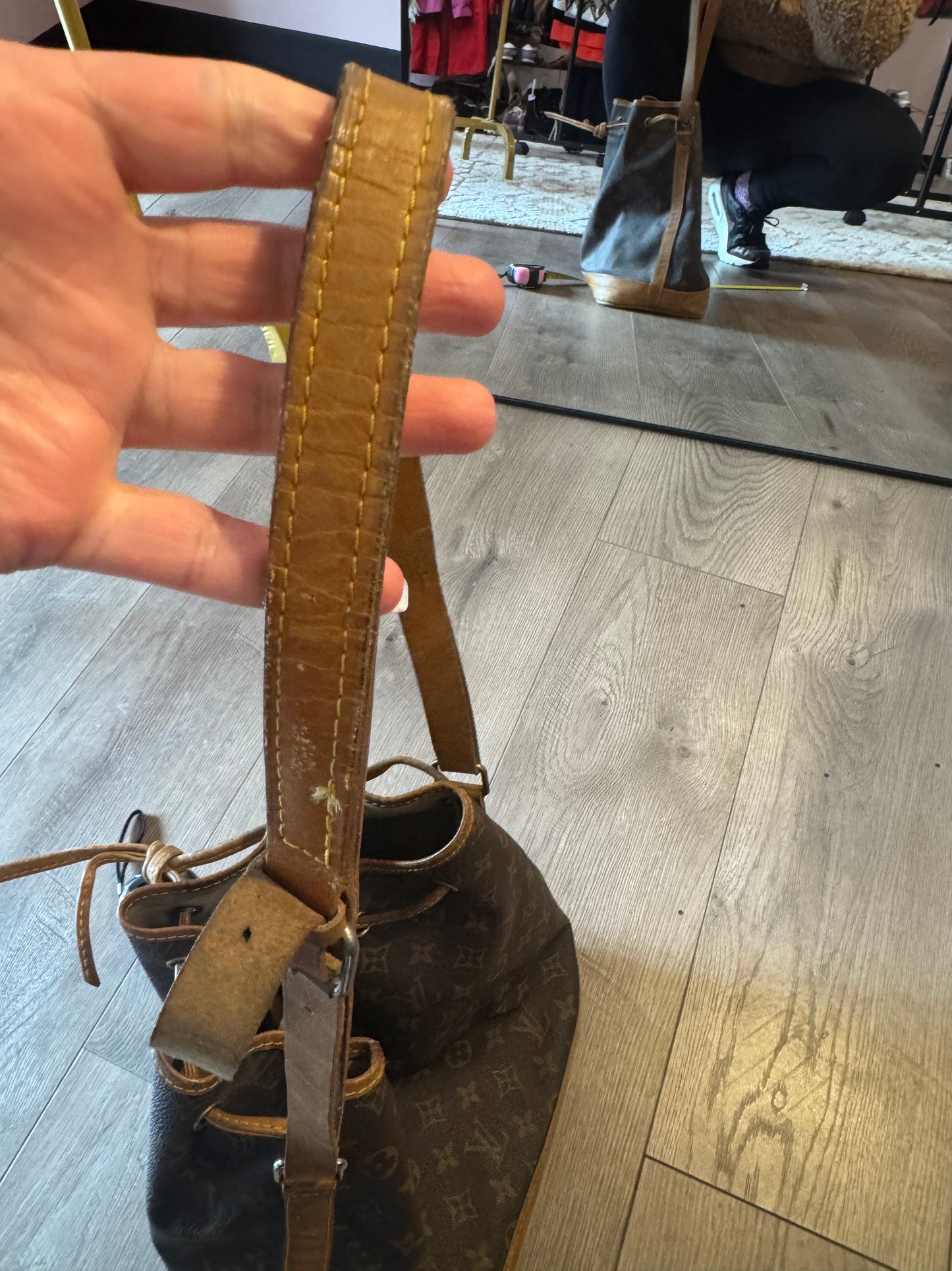 Preloved authentic Louis Vuitton bag!